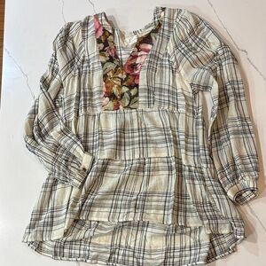 Elegant Checkered Tunic with Floral Detail